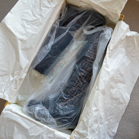 Fendi FF Logo ‘Forever Fendi’ Tall Boots in Size EU 34 - Picture 7 of 9